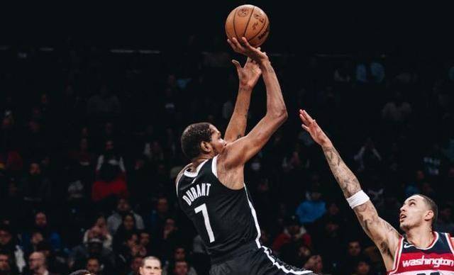 篮网复出首战，杜兰特状态火爆，刷新队史纪录成为焦点！