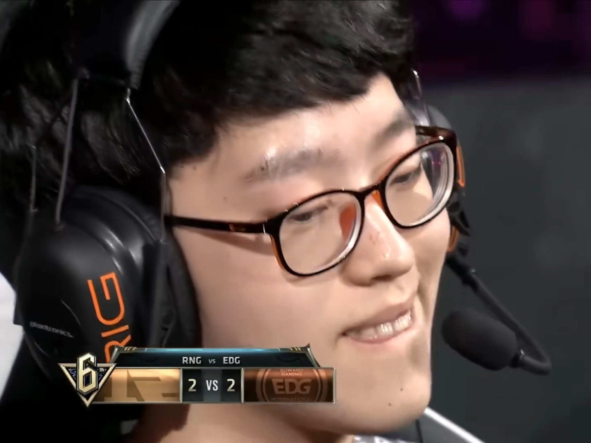 Scout连续十二场比赛得分超过惊险取胜，老鹰挑战极限！